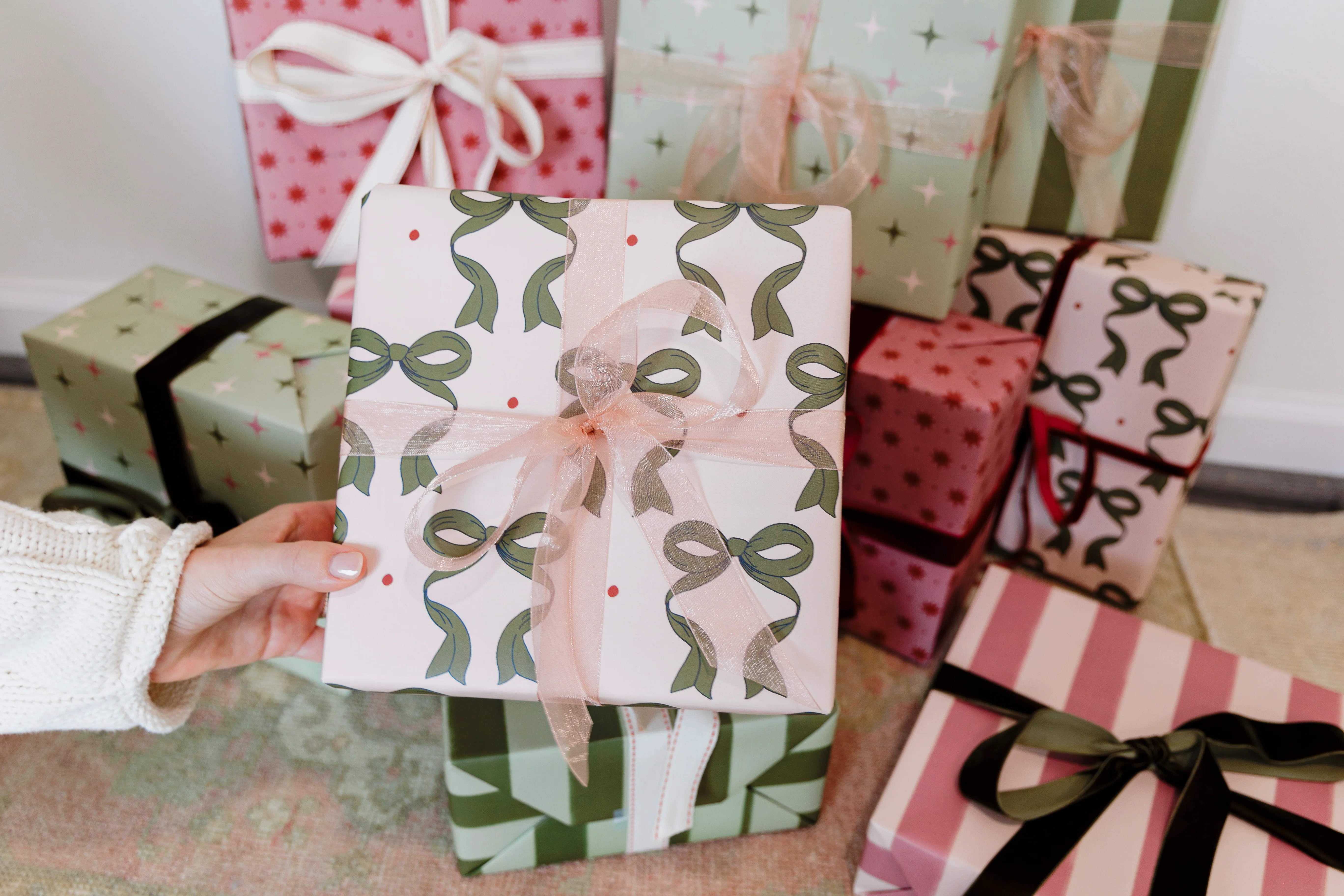 Bow Gift Wrapping Paper - Image 3