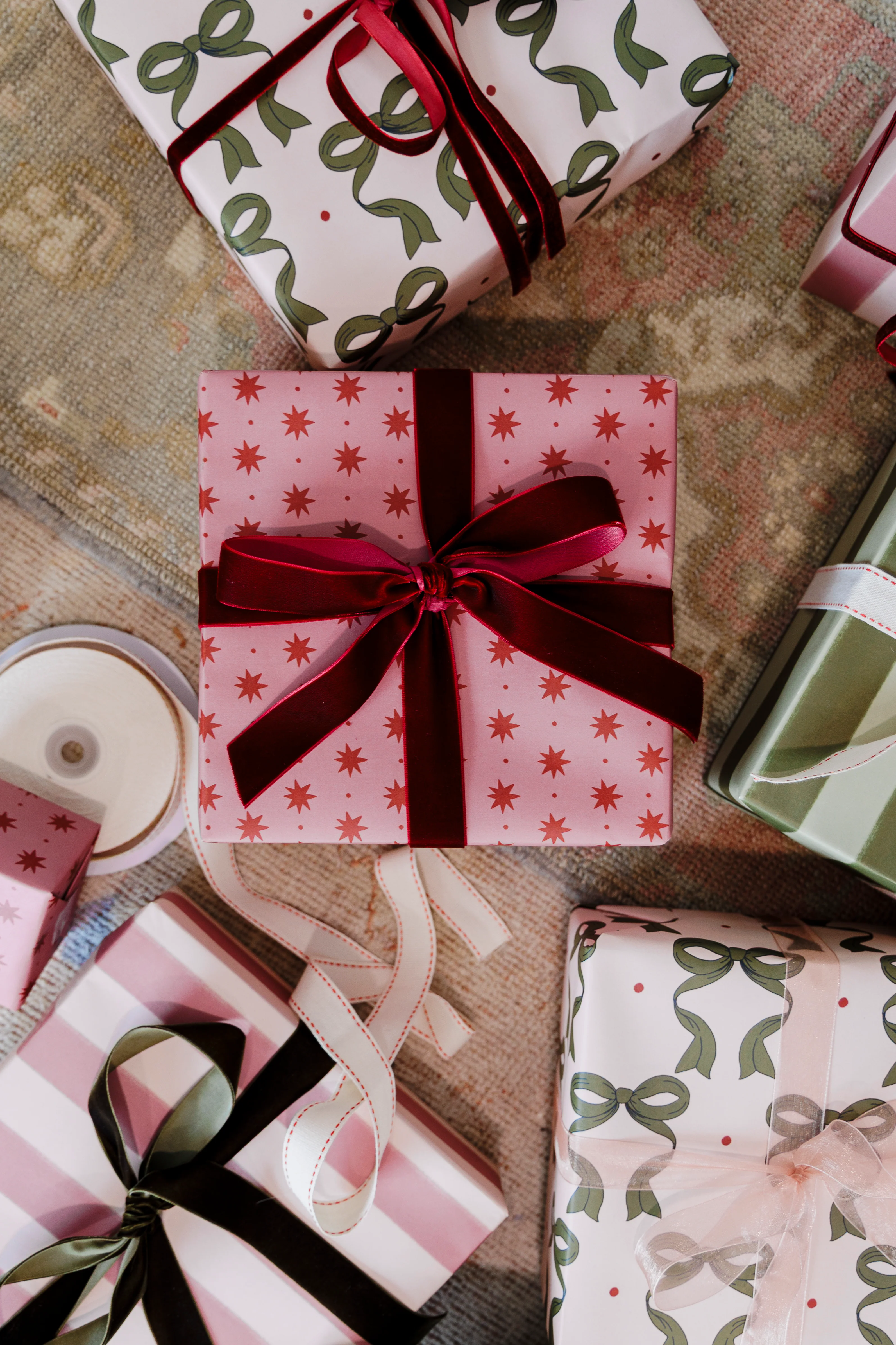Starburst Gift Wrapping Paper - Image 3